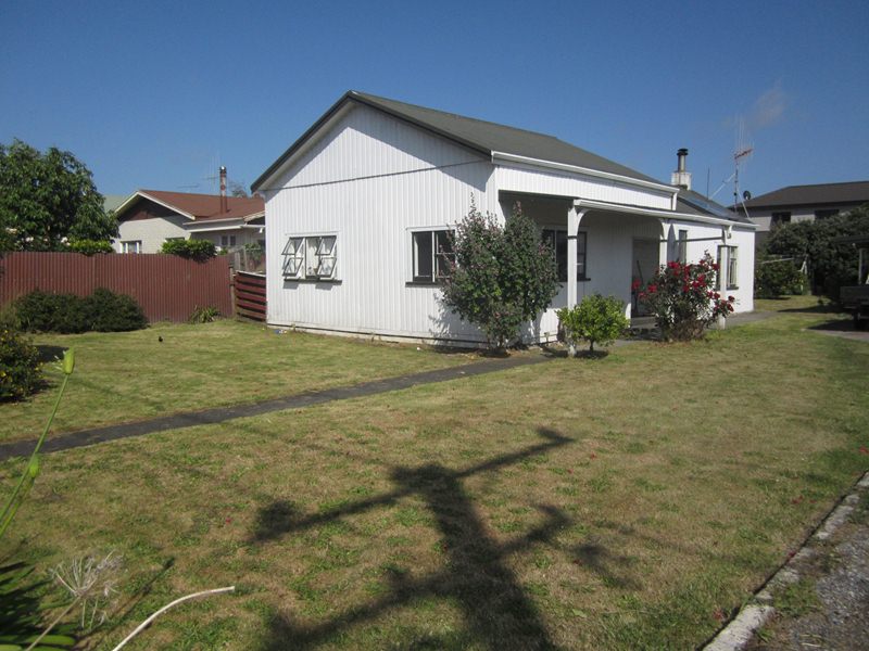 Otaki house Dunstan large section