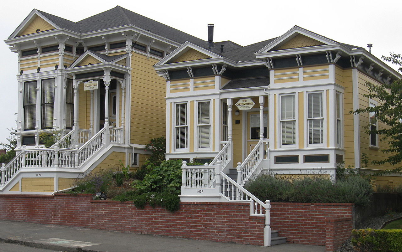 1280px-Eureka,_California_two_yellow_houses